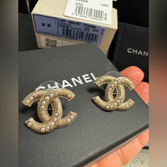 Chanel Gold CC Pear Studs - Picture 10 of 10